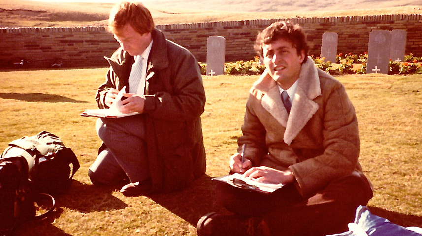 ITN’s Brent Sadler (right) and BBC correspondent Nicholas Witchell (left) share an assignment in the Falkland Islands